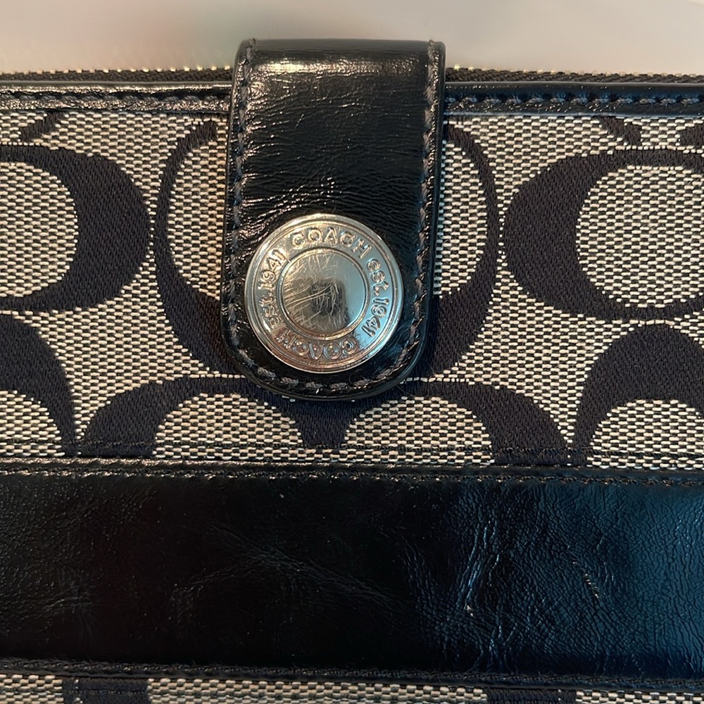 Coach Signature Stripe Accordian Zip Around Wallet card slots black on tan used‎ - Picture 2 of 11